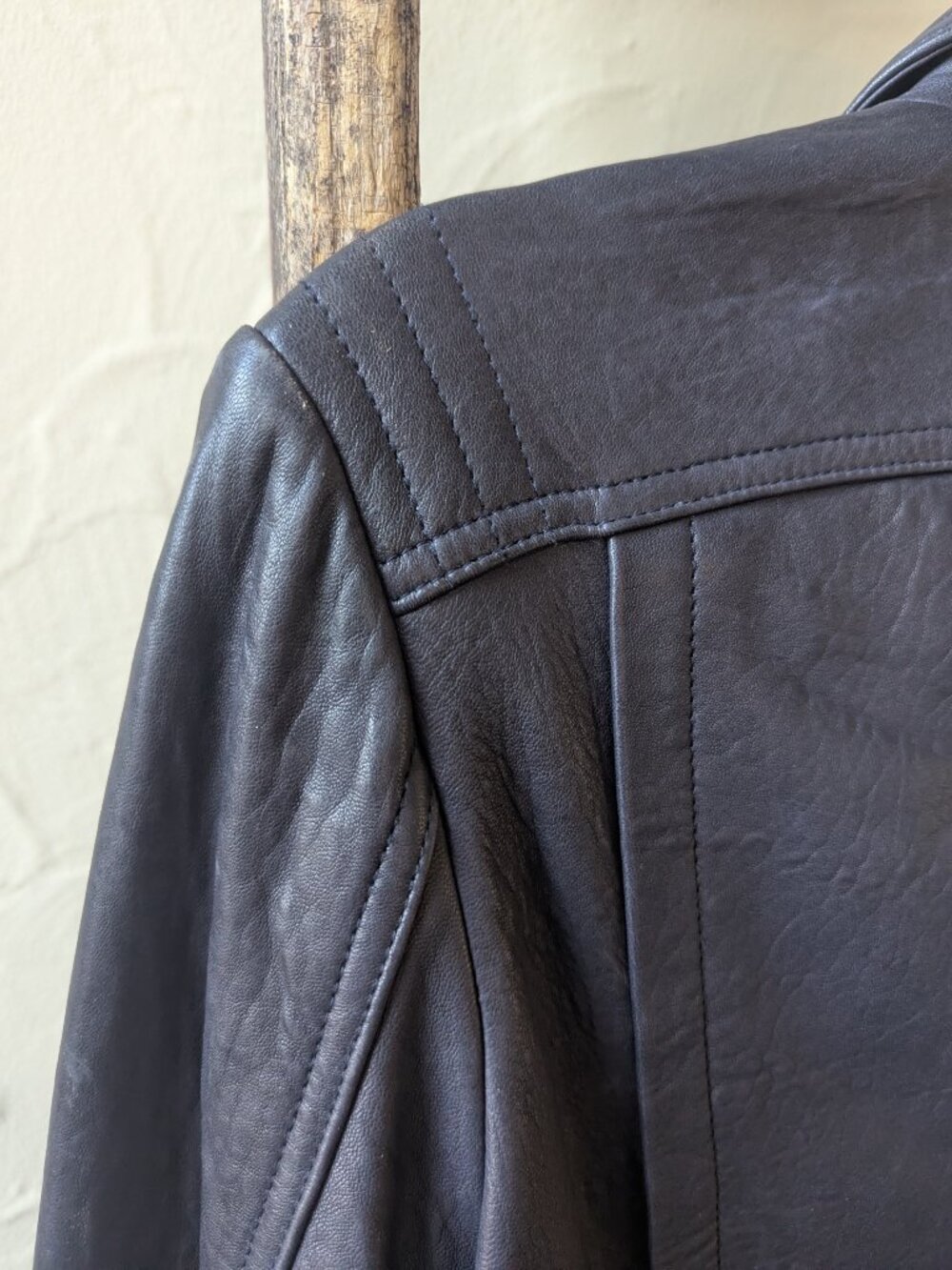 Wilson's Navy Blue Womens Size M Vintage Looking Leather Jacket - Picture 15 of 16